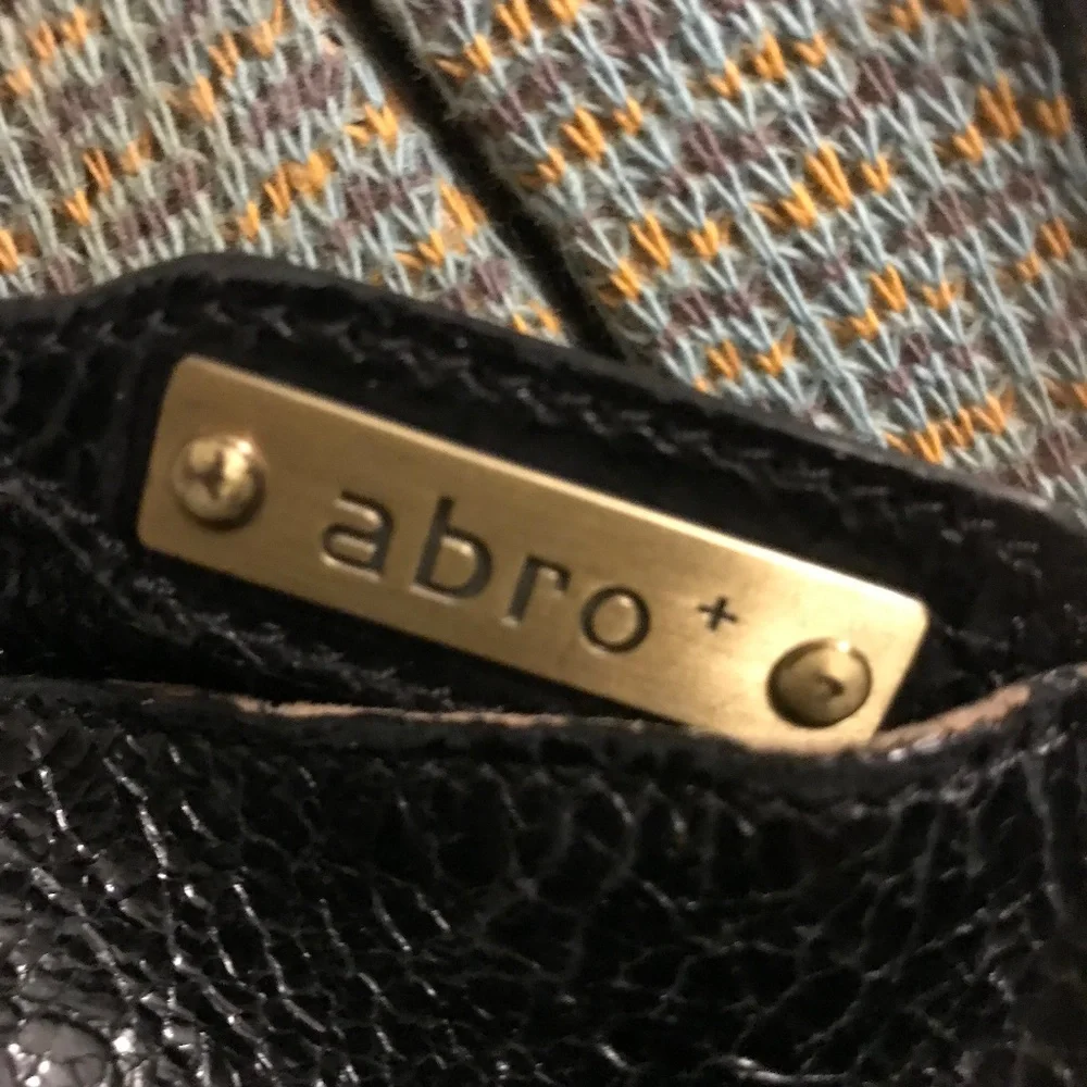 Large Handbag - Picture 2 of 2